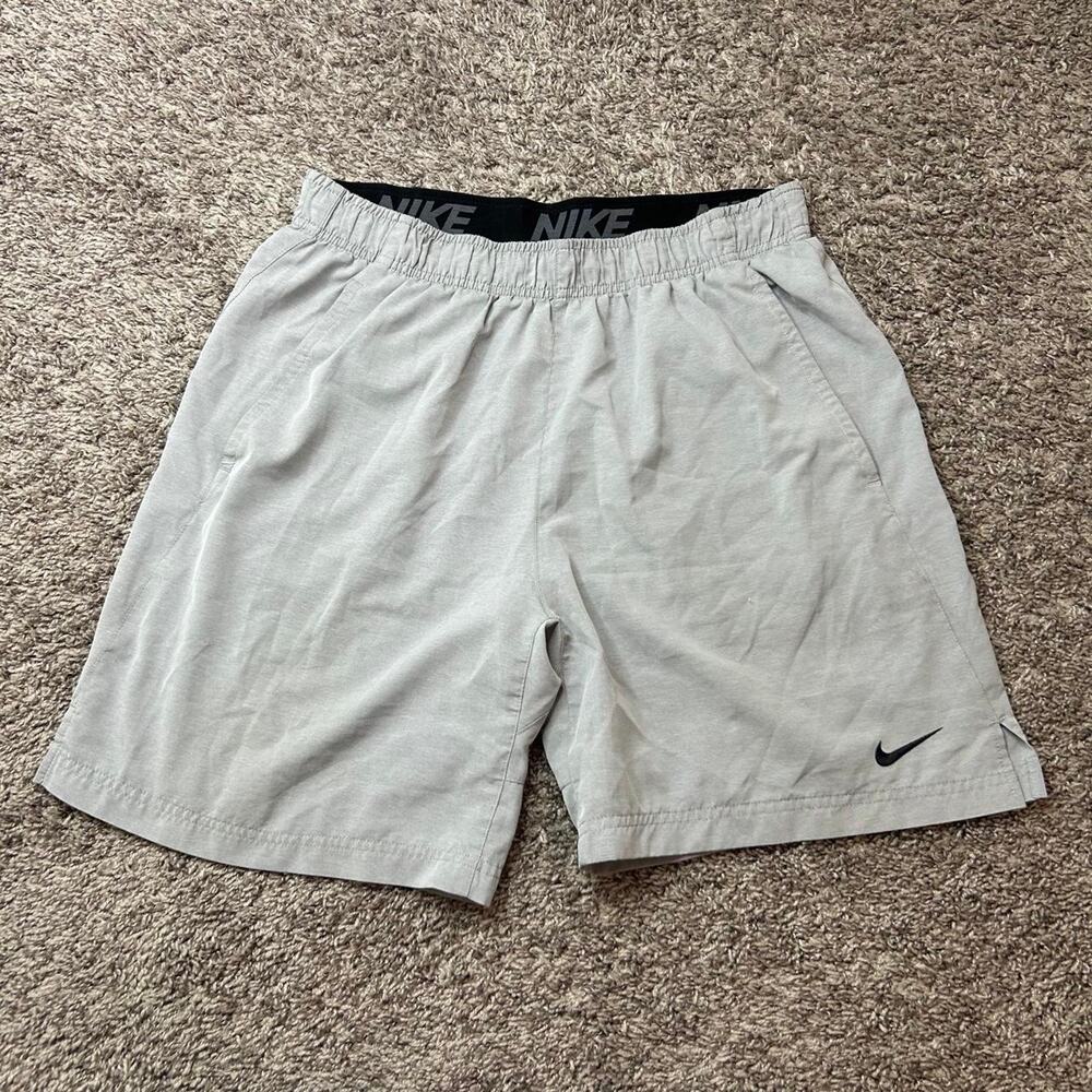 Nike dri fit gray shorts size